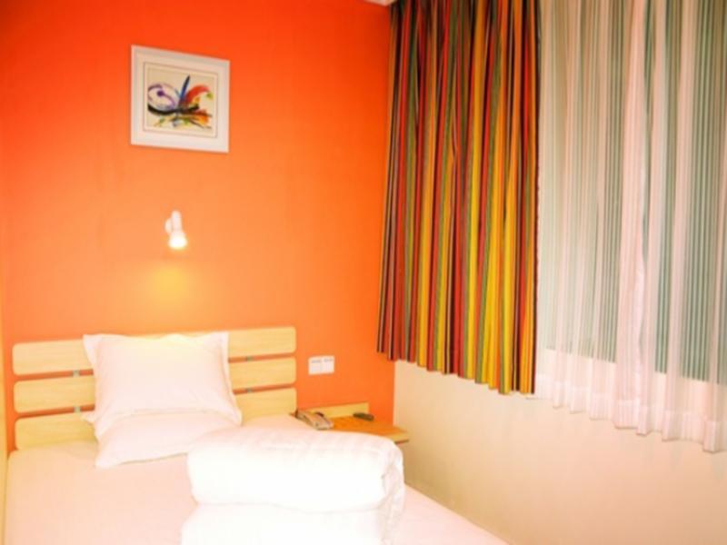 7 Days Inn Guangzhou Tianhe Yantang Metro Branch Ngoại thất bức ảnh
